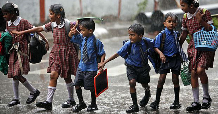 കനത്ത മഴ: രണ്ടു ജില്ലകളിൽ വിദ്യാഭ്യാസ സ്ഥാപനങ്ങൾക്ക് നാളെ അവധി