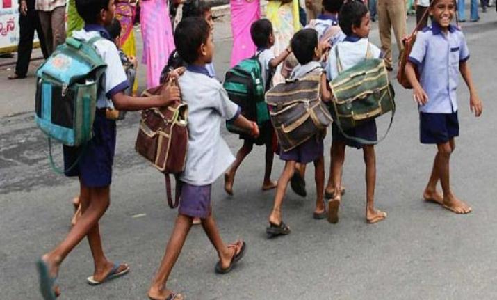 കോവിഡ് 19 ന്‍റെ പശ്ചാത്തലത്തില്‍ സ്കൂൾ തുറക്കുന്നത് വൈകിയേക്കും;മൂന്നാം ക്ലാസ് വരെയുള്ള വിദ്യാർഥികൾക്ക് അധ്യയനം വേണ്ടതില്ലെന്നും നിര്‍ദേശം
