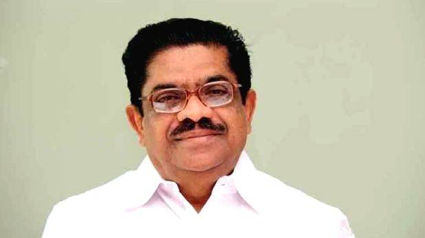 കോണ്‍ഗ്രസ് നേതൃത്വത്തെ ഞെട്ടിച്ച്‌ വീണ്ടും വി.എം. സുധീരന്‍: എ.ഐ.സി.സി അംഗത്വവും രാജിവച്ചു