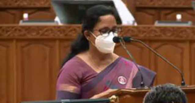 നിയമസഭയിലെ  ബാഡ്ജ് വിഷയം ; സ്പീക്കറുടെ കസേര മറിച്ചിട്ട് അത് കാല് കൊണ്ട് ചവിട്ടിത്തെറിപ്പിച്ചവരാണോ സത്യപ്രതിജ്ഞാ ലംഘനത്തെ പറ്റി പറയുന്നതെന്ന് കെ.കെ രമ