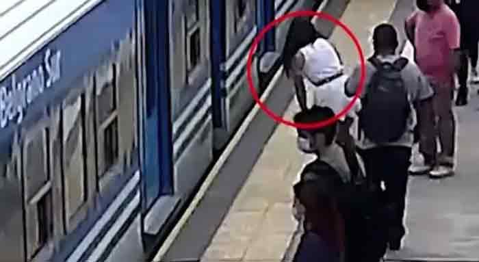 ഓടുന്ന ട്രെയിനിന്റെ അടിയിലേക്ക് ബോധംകെട്ടു വീണ് യുവതി” രക്ഷപ്പെട്ടത് അത്ഭുതകരമായി;  വീഡിയോ കാണാം