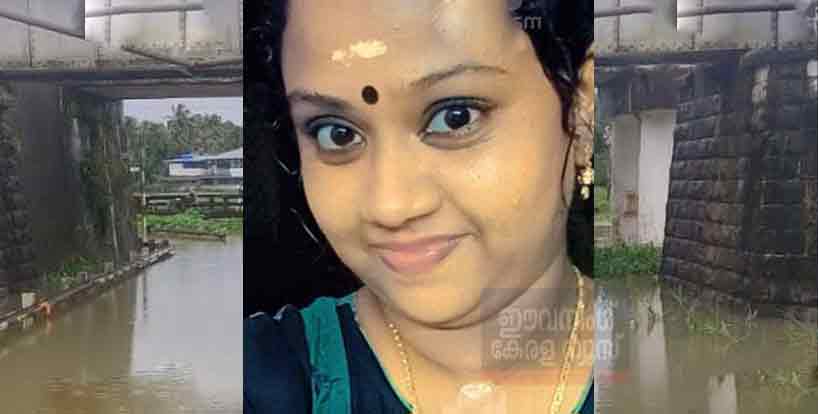 റെയില്‍വേ ട്രാക്കില്‍നിന്ന് തോട്ടില്‍ വീണ യുവതികളില്‍ ഒരാള്‍ മരിച്ചു